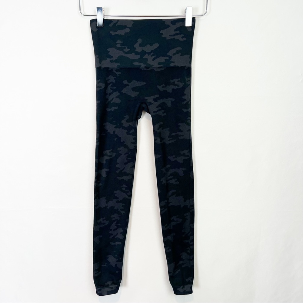 SPANX Look At Me Now Camo Seamless Leggings S - Picture 2 of 8